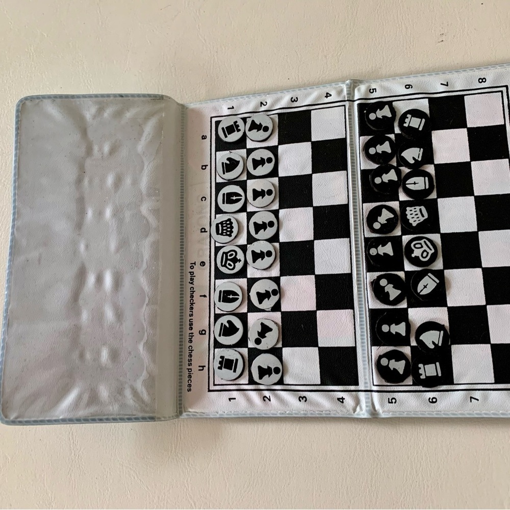 Vintage packable chess board - Picture 5 of 8